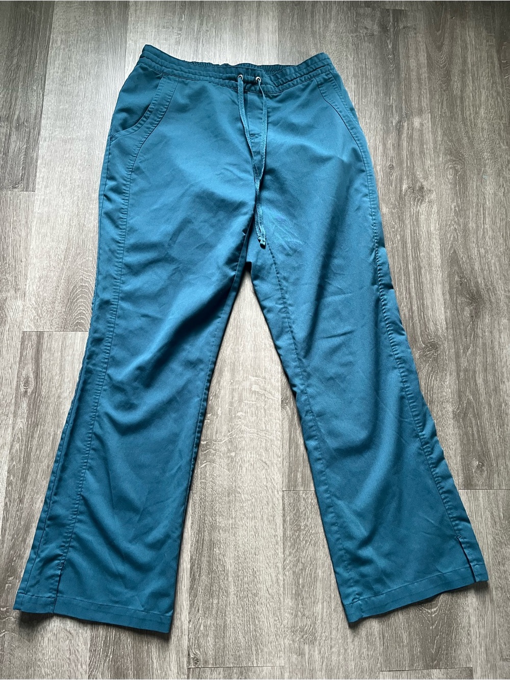 Women’s Medium Teal Green Purple Label by Healing Hands Scrub Bottoms